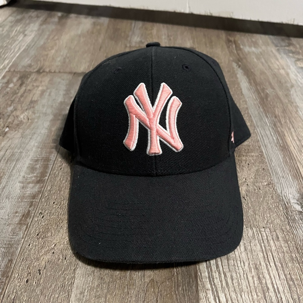 Navy blue and pink Yankees hat kids